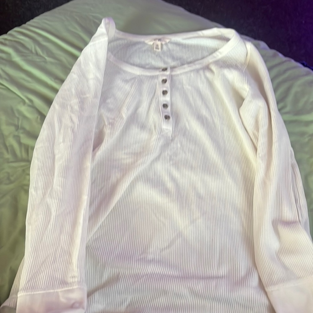 White long sleeve t shirt